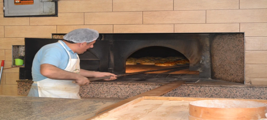 Ramazanın Vazgeçilmezi Pideler Pişmeye Başladı