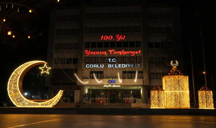 Sokaklar Ramazanın Manevi Işığıyla Aydınlanıyor