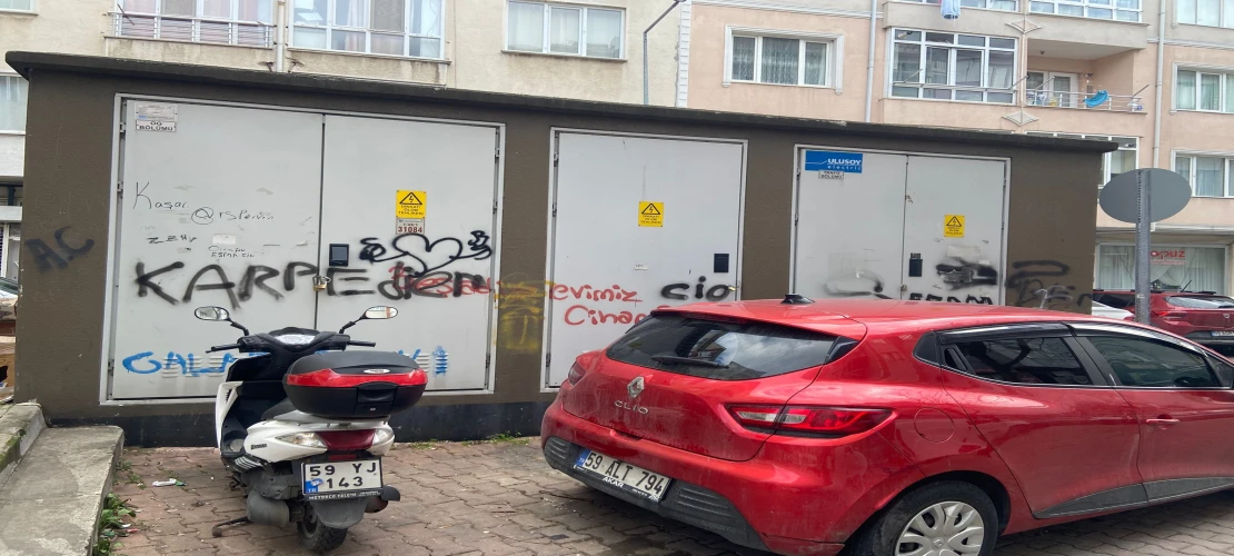 Trafolara Sprey Yazılar Tepki Çekiyor