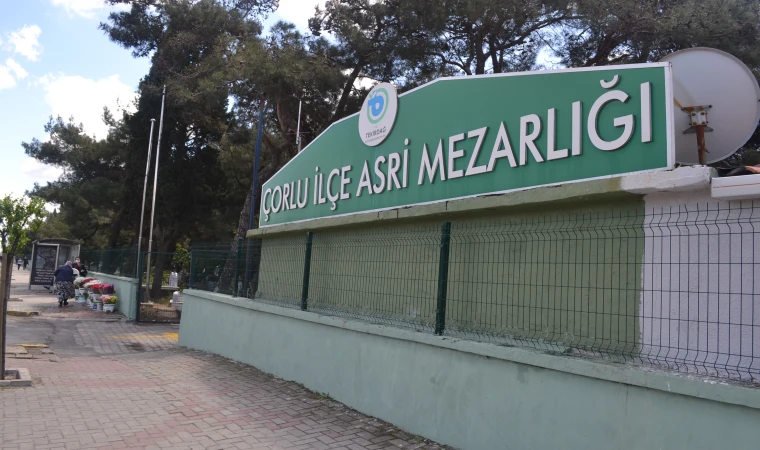 Bayramda Mezarlıklar Ziyaret Edildi