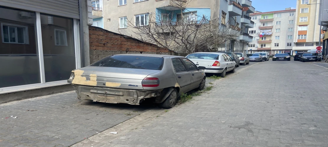 Hurda Araçlar Sokaklardan Neden Kaldırılmıyor?
