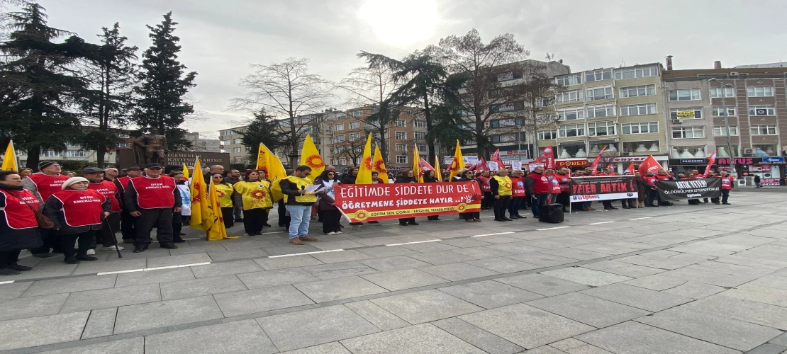 Öğretmenler Meydanlara Çıktı