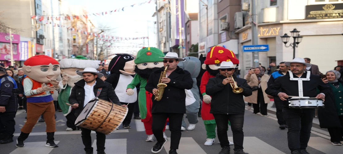 Tiyatro Festivali Coşkuyla Başladı