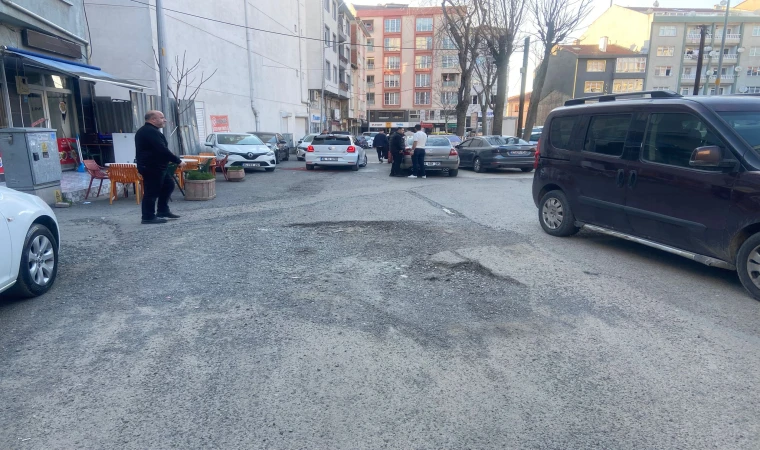 Derinleşen Çukuru Belediye Görmüyor Mu?