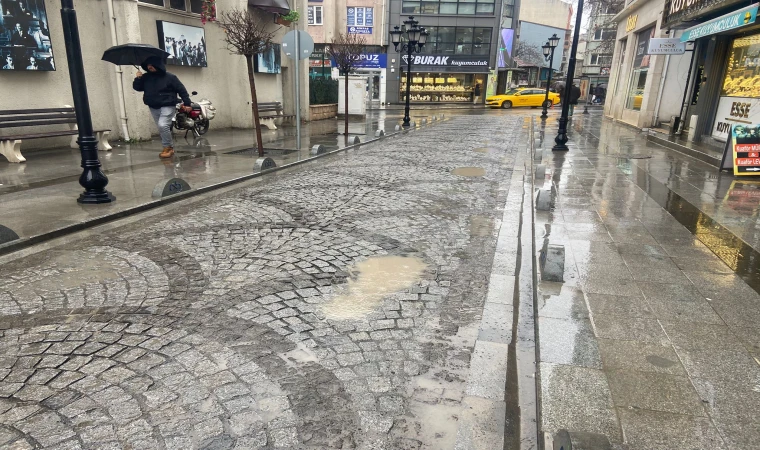 Yeni Yapılan Yolda Bozulmalar Başladı