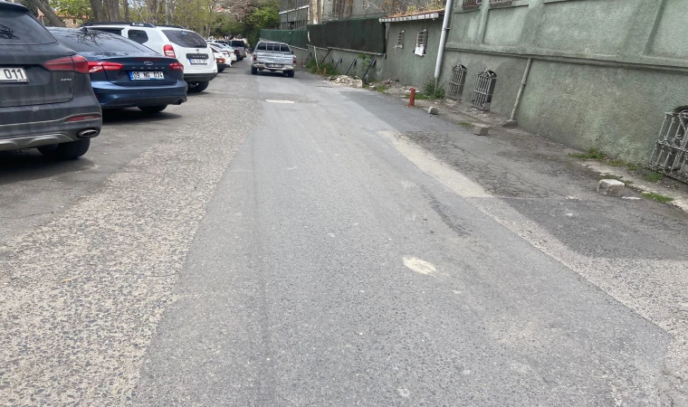 Bu Yol Baştan Sona Yeniden Yapılmalı