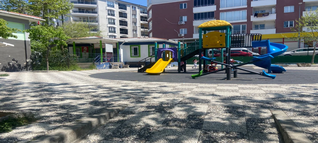 Parkın Bir Bölümü Pislik İçinde