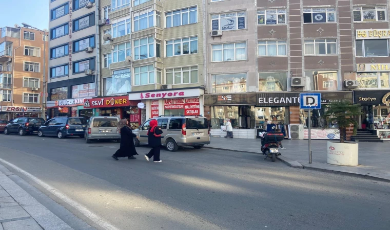 Bu Durak Bu Görüntülerden Ne Zaman Kurtulacak?