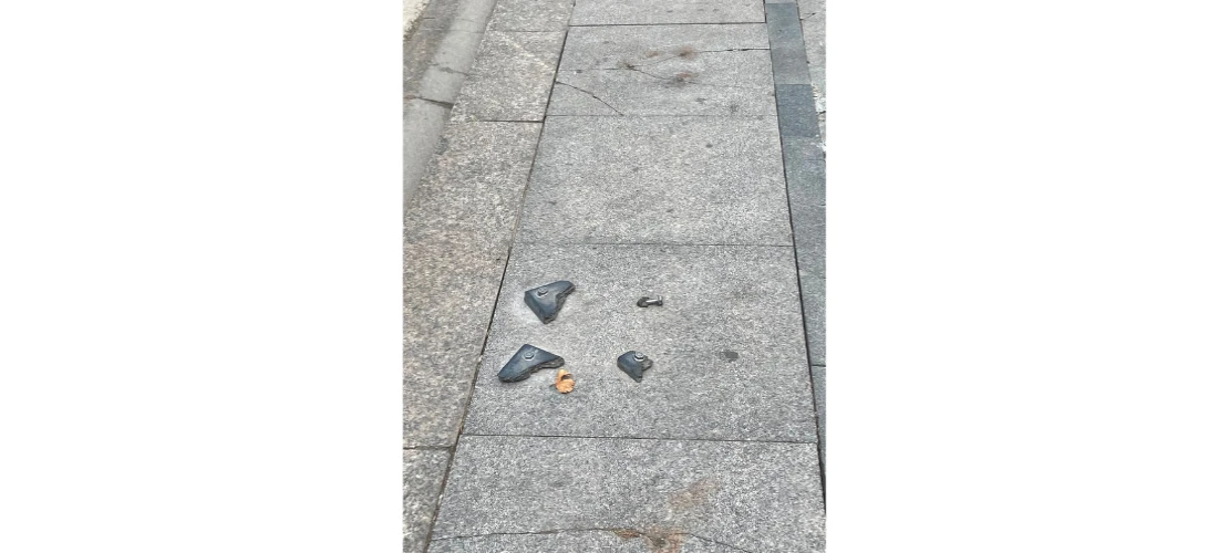 Kırık Duba Parçaları Tehlike Yaratıyor