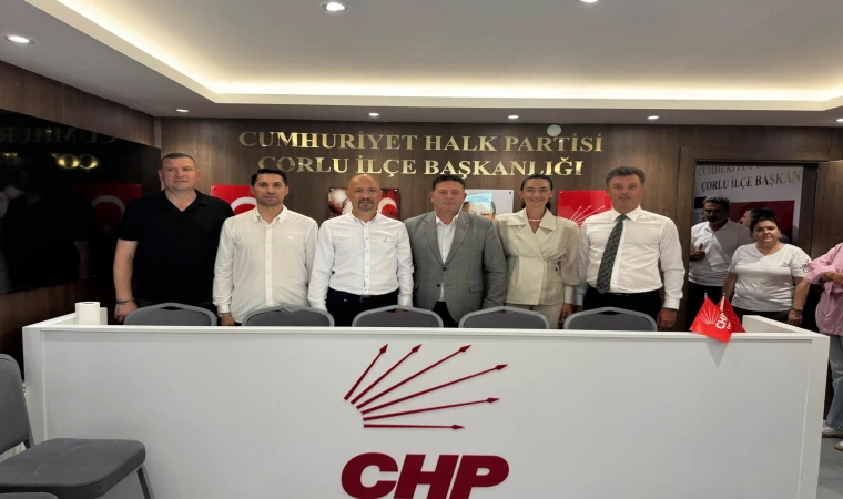 CHP’de Yol Ayrımı