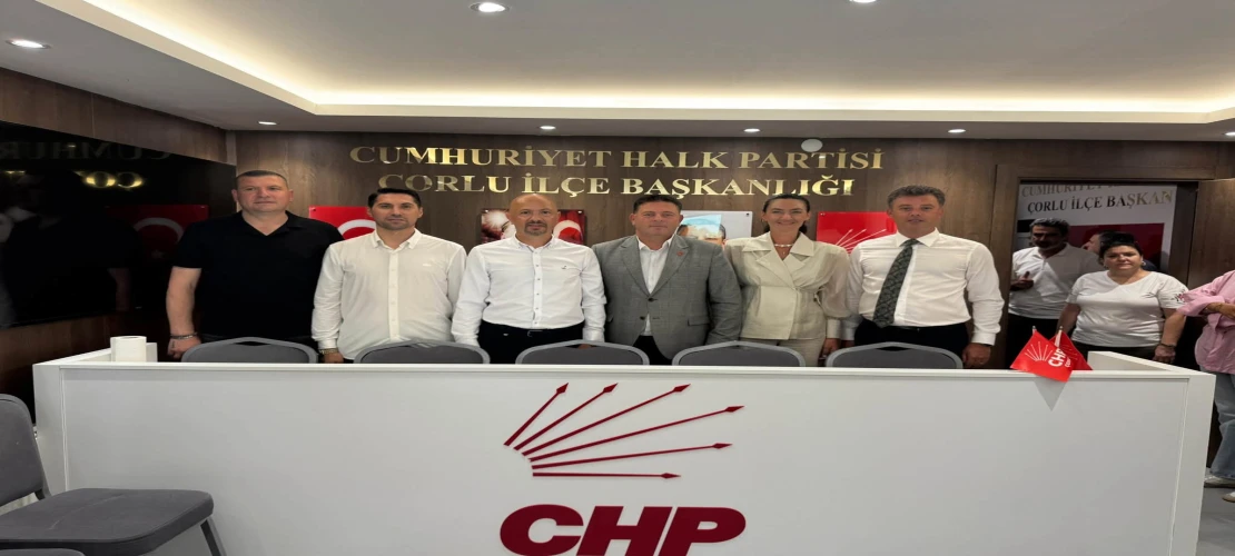 CHP’de Yol Ayrımı