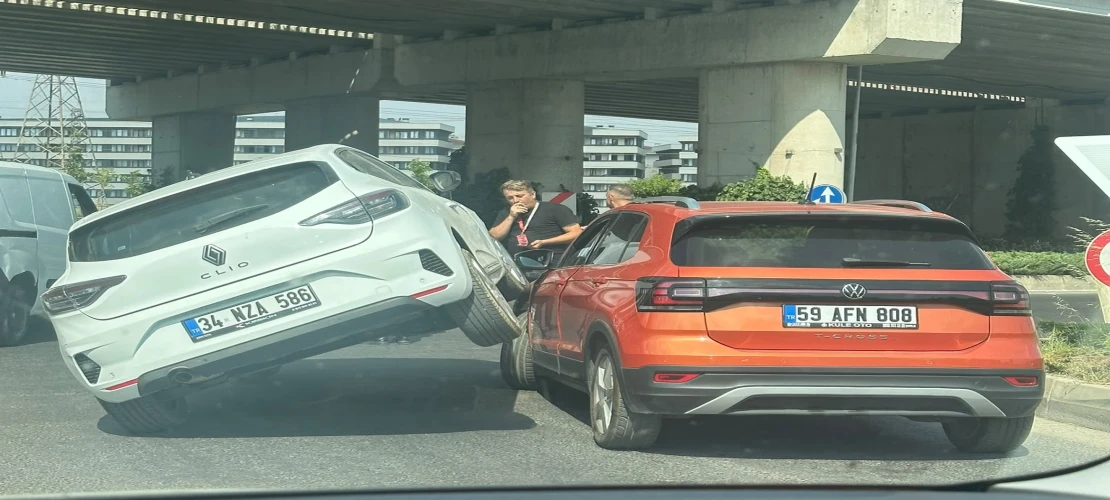Köprülü Kavşakta Kaza