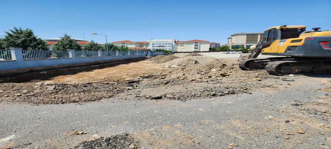 Okullar Bölgesindeki Yol Çalışmaları Sürüyor