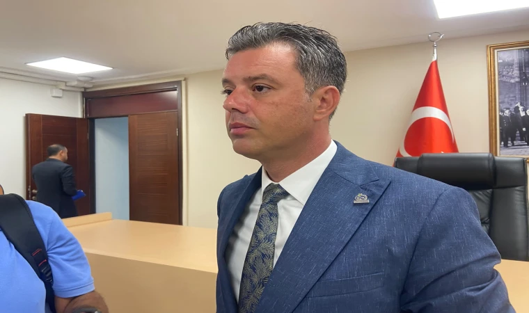 “PARTİ DEĞİŞTİRMELERE HEP OLUMSUZ BAKTIM AMA”