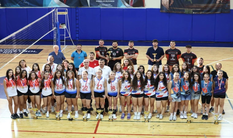 Voleybolcular İçin Ödül Töreni Düzenlendi