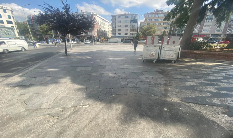 Atatürk Meydanı’nı Yapmak Bu Kadar Zor Mu?