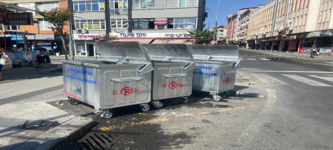 Yeni Ve Temiz Çöp Konteynırları Takdir Topluyor