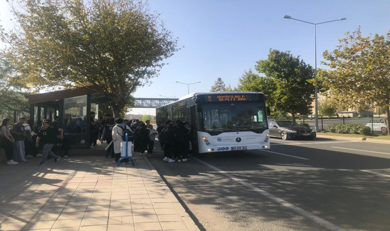 OKULLARIN BAŞLAMASIYLA ULAŞIM SORUNLARI ARTTI