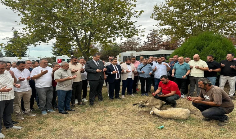 Yeni Eğitim Yılına Kurban Keserek Başladılar