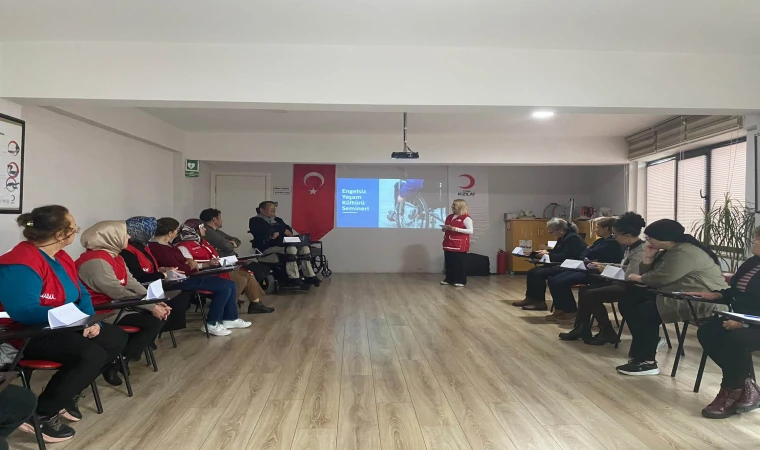 Kızılay’da Engelsiz Yaşam Kültürü Eğitimi Verildi