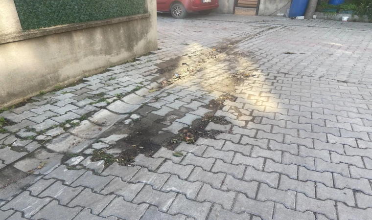 Su Patlakları Yolları Bozuyor