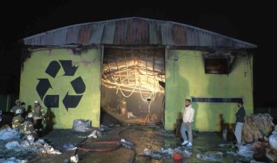 Silivri’de geri dönüşüm fabrikasında yangın