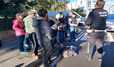 Aracın yaya geçidinde kadına çarptığı anlar kamerada: Duyarsızlığa tepki yağdı