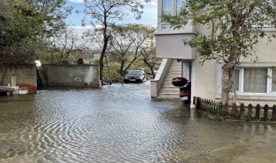 Küçükçekmece Gölü’nde su seviyesi yükseldi