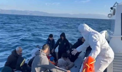 Yunan Sahil Güvenlik ölüme terk ediyor, Türk Sahil Güvenlik kurtarıyor