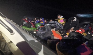 Ayvacık açıklarında 40 kaçak göçmen yakalandı