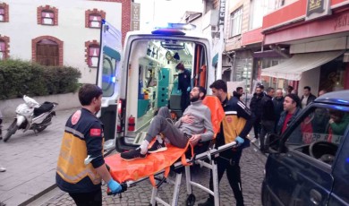 Çorlu’da kanlı kavga: Ağabeyini sokak ortasında 6 yerinden bıçakladı