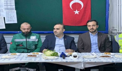 Sanayi ve Teknoloji Bakanı Kacır yeni yıla gençlerle girdi