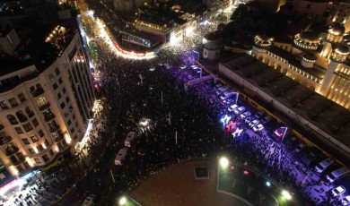 Taksim Meydanı’nda vatandaşlar yeni yılı kutladı