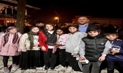 Cumhur İtifakı Başkan Adayı Müge Yıldız Topak, Berat Kandili’nde Ergeneliler ile Buluştu