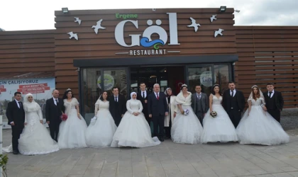 "Ergene Belediyesi, Sevgililer Günü'nü Toplu Nikah Töreni İle Kutladı"