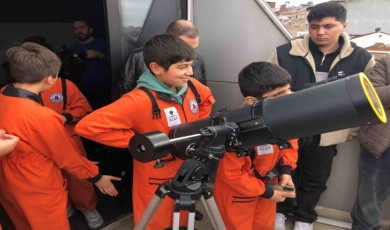 Kağıthane’de öğrenciler, dede ve nineleriyle uzayı keşfetti