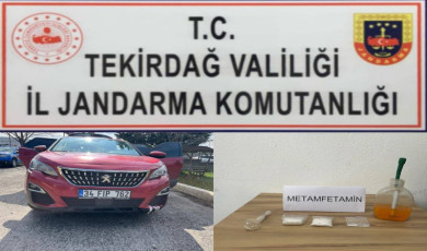 ‘Dur’ ihtarından kaçan araçtan kaçak göçmen ve uyuşturucu çıktı