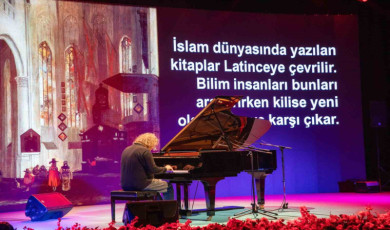 Esenler’de “Uzayın Derinliklerine Yolculuklar” piyano resitali büyük beğeni topladı