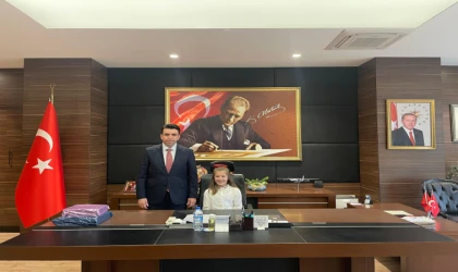 "Çorlu'da 23 Nisan Coşkusu: Geleceğin Temsilcileri Koltuklara Oturdu"