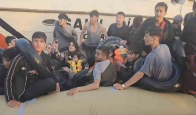 Ayvacık açıklarında 7’si çocuk, 41 kaçak göçmen yakalandı