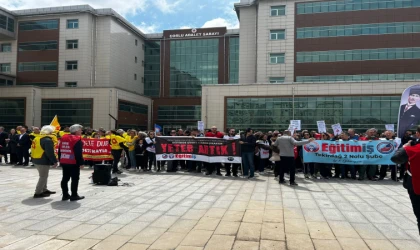 Öğretmenler Ayakta!