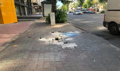 Kaldırım Çökmesinin Önüne Geçilemiyor