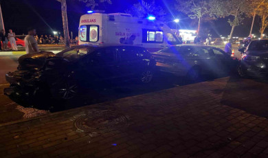 Park halindeki araçlara çarptı: 1 yaralı