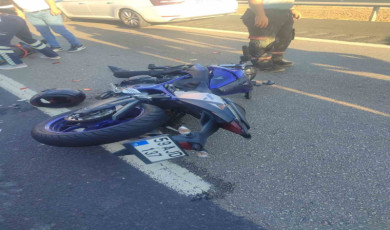 Tekirdağ’da motosiklet otomobile çarptı: 2 yaralı