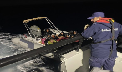 Ayvacık açıklarında 40 kaçak göçmen yakalandı