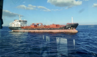 Çanakkale Boğazı’ndan geçen boş tanker makine arızası yaptı