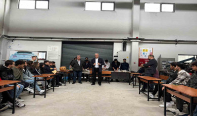 Başkan Elbi, otomotiv öğrencileri ile bir araya geldi