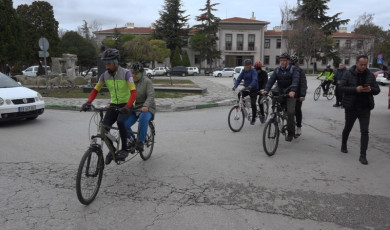 Kırklareli’nde 3 Aralık Dünya Engelliler Gününde farkındalık için pedala bastılar