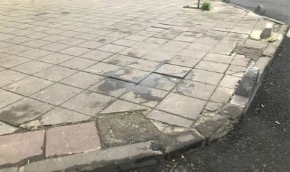 Kırık Kaldırımlar Vatandaşı Canından Bezdiriyor
