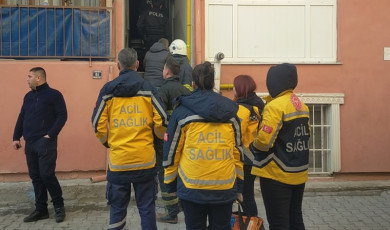 İtfaiye, polis ve sağlık ekipleri kapıyı kırıp içeri girdi, gerçek sonradan ortaya çıktı